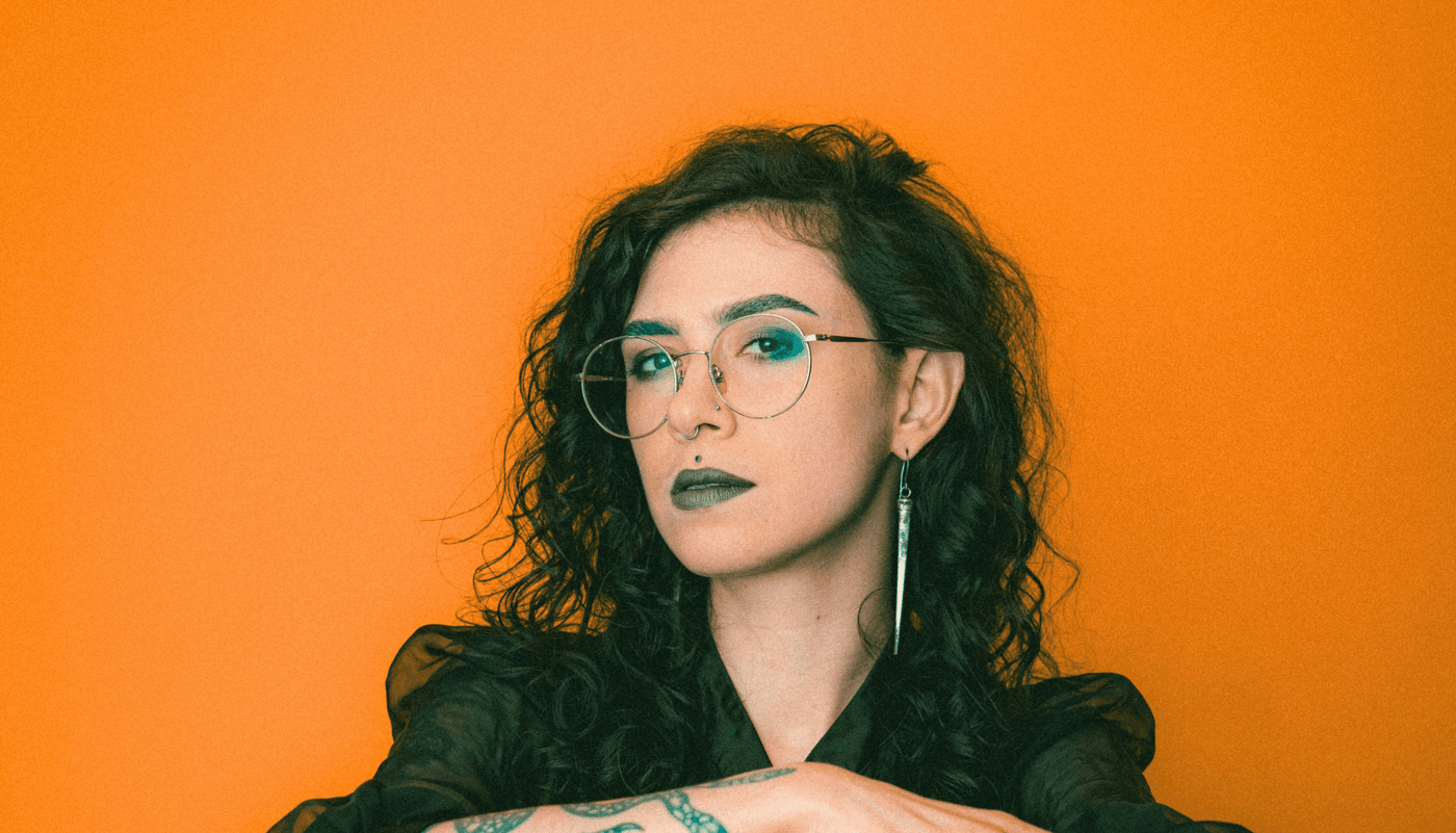 Płaszcze gotyckie damskie – mroczna elegancja na zimę - Castle Gothic