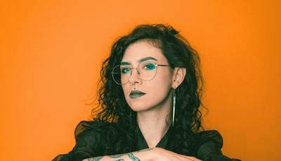 Płaszcze gotyckie damskie – mroczna elegancja na zimę